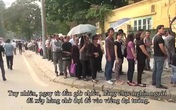 Hàng nghìn người xếp hàng chờ viếng Đại tướng Hàng nghìn người xếp hàng chờ viếng Đại tướng